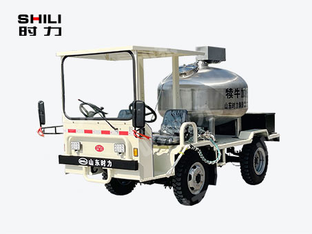 1方電動四輪犢牛喂奶車（立式罐、帶攪拌）